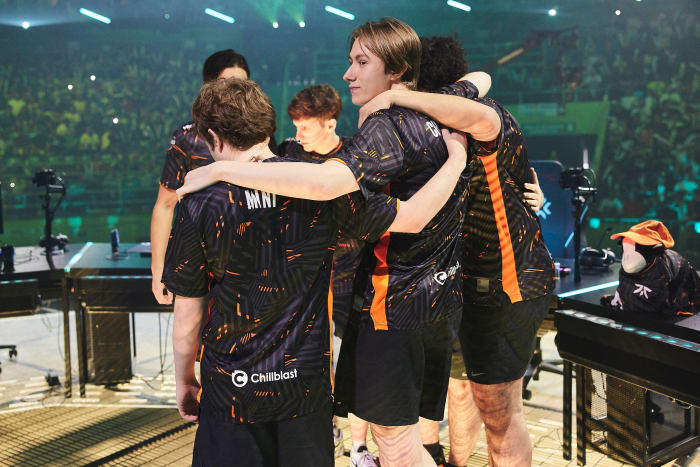 SAO PAULO, BRAZIL - MARCH 4: Fnatic huddles onstage before competing at the VALORANT Champions Tour 2023: LOCK//IN Finals on March 4, 2023 in Sao Paulo, Brazil. (Photo by Lance Skundrich/Riot Games)